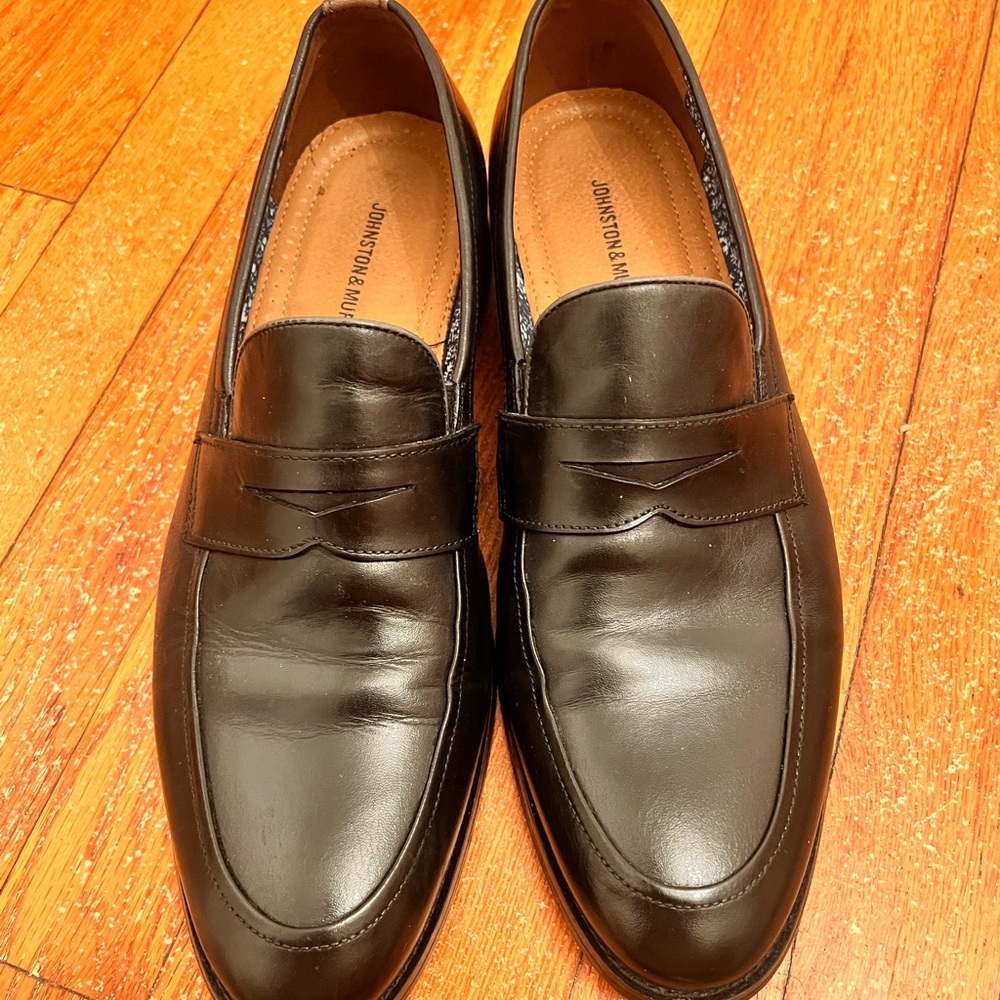 Johnston & Murphy Black Leather Penny Loafers - LIKE NEW!!